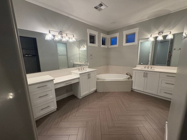 Building Photo - Charming 4-Bedroom Home in Highly Sought After Santa Clara!