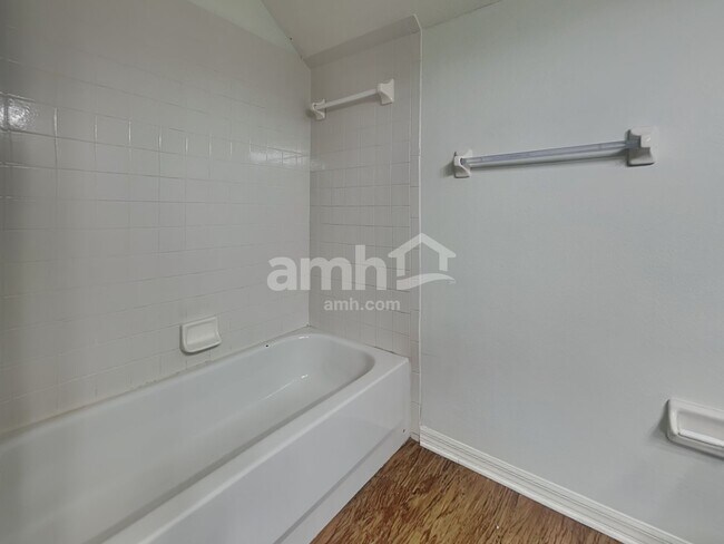Building Photo - 4322 Brooke Dr