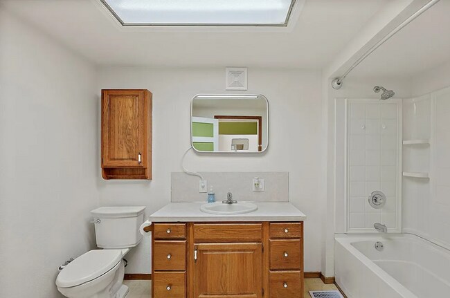 Building Photo - Beautiful Craftsman Home with Ample Parking & Outdoor Space