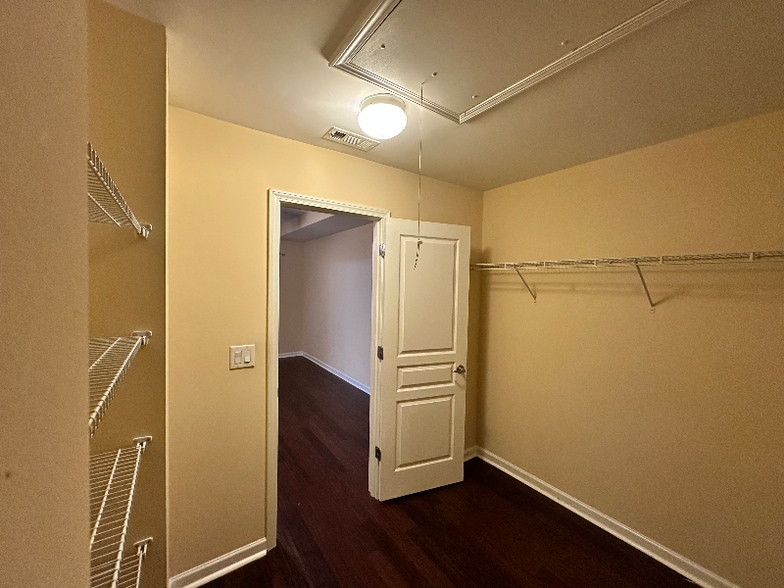 Building Photo - 1597 Trailview Way NE