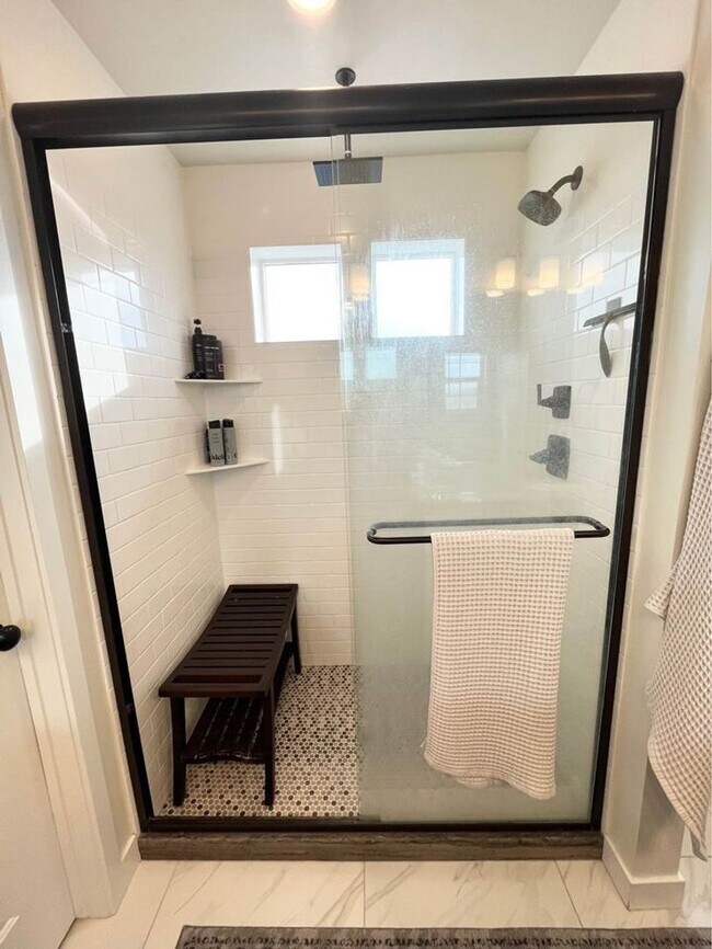 Building Photo - Lovely home for rent in Saratoga Springs.  (Pet Friendly)