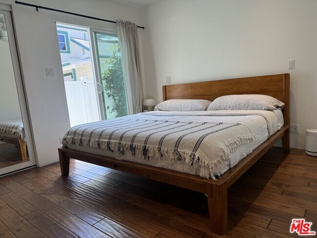 Building Photo - 7462 Waring Ave