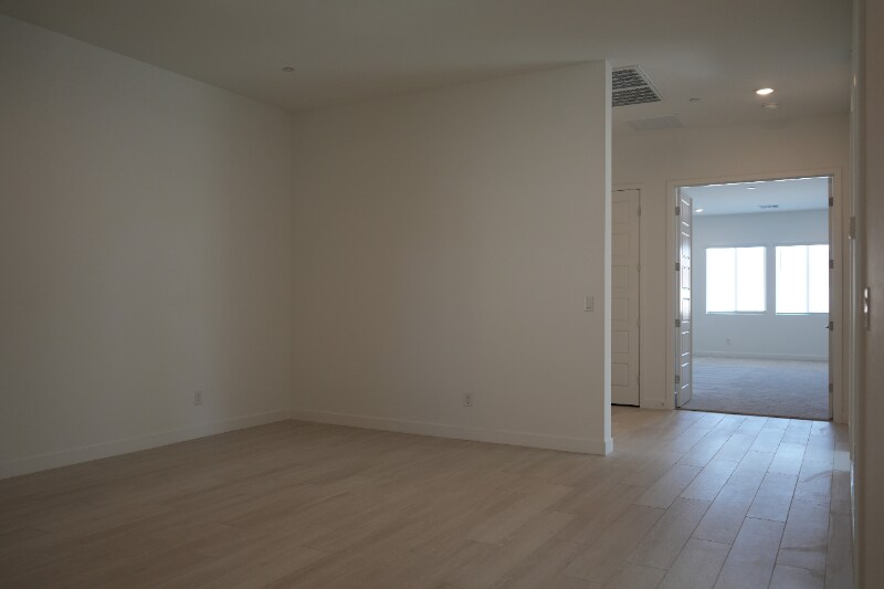 Building Photo - 9486 W Hammer Ln