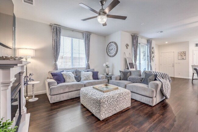 Building Photo - Stunning Skye Canyon Home in gated community with Loft & Upgrades