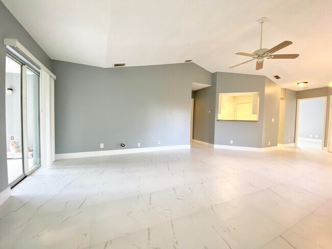 Building Photo - 815 Boynton Beach Blvd