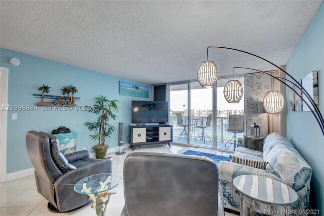 Building Photo - 3800 S Ocean Dr