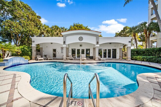 Building Photo - 101 SE 20th Ave