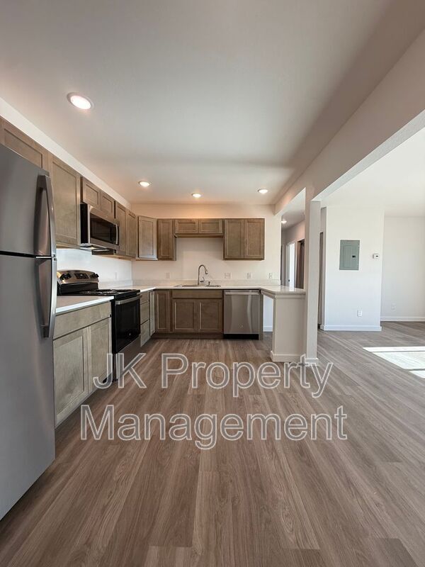 Building Photo - 3440 11th Ave S