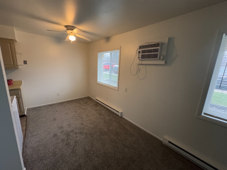 Building Photo - 426 N Church St