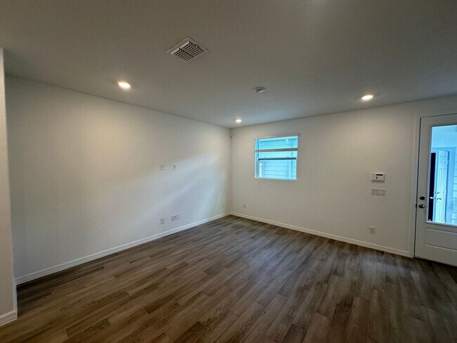 Building Photo - Stunning newly built 3/2.5 Town Home in St...
