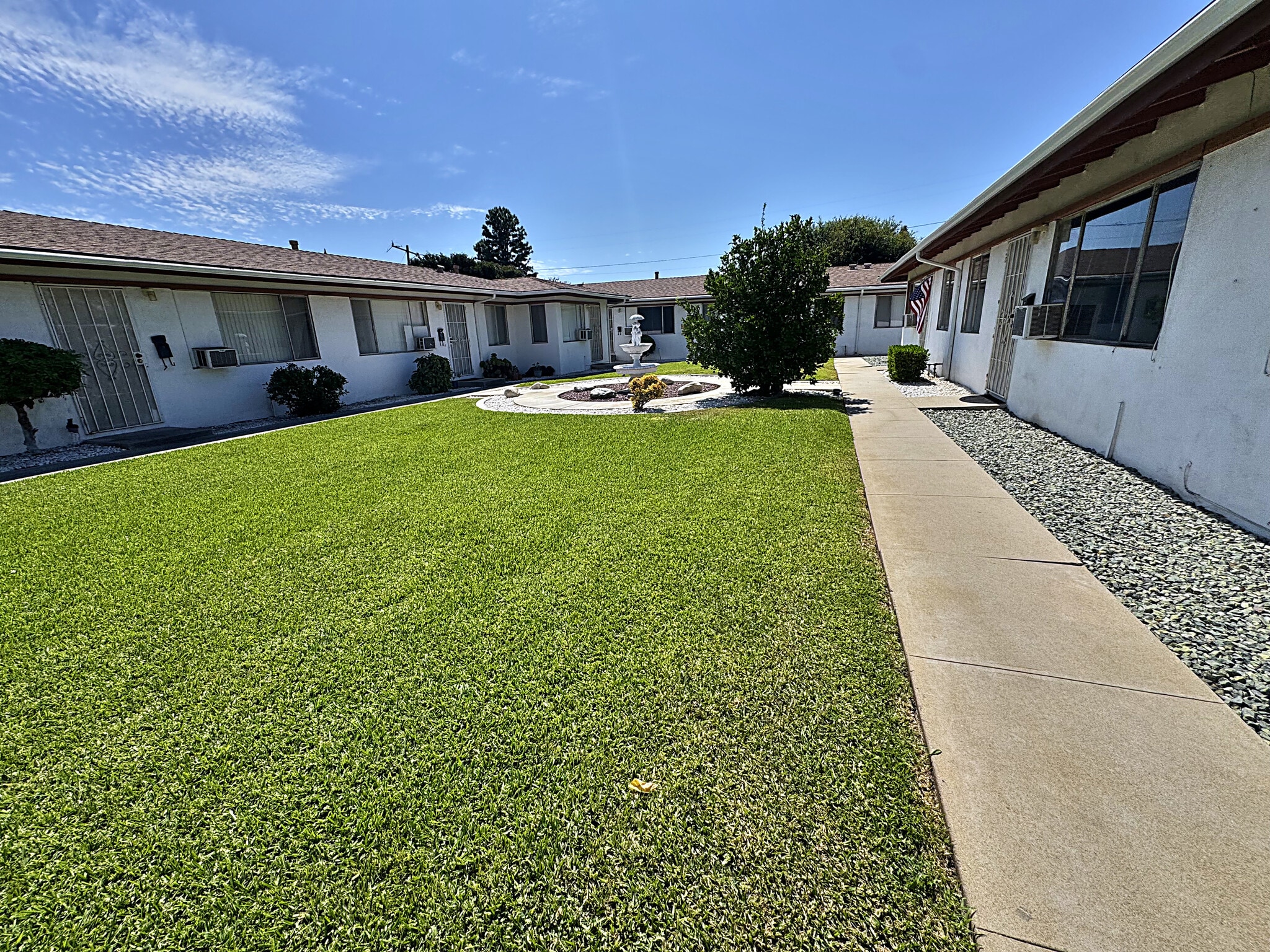 Building Photo - 407 Violet Ave
