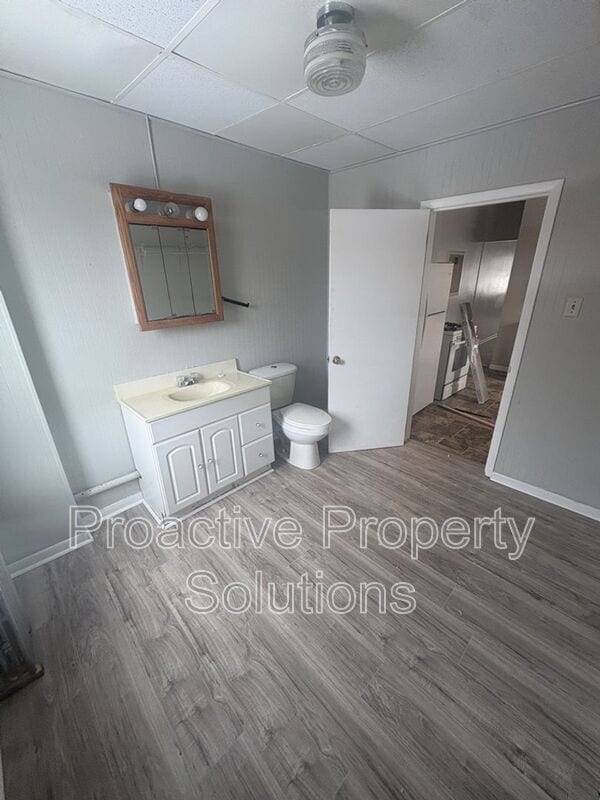 Building Photo - 27 Edison St