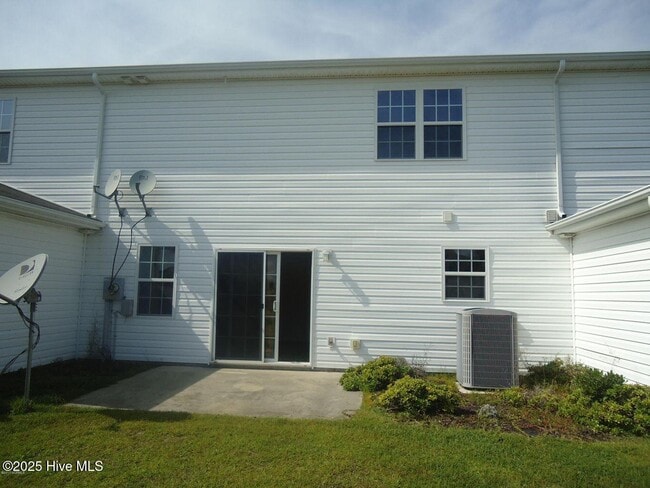 Building Photo - 226 Jessie Cir