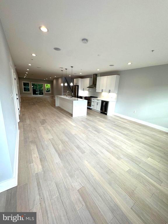 Building Photo - 1835 Providence St NE