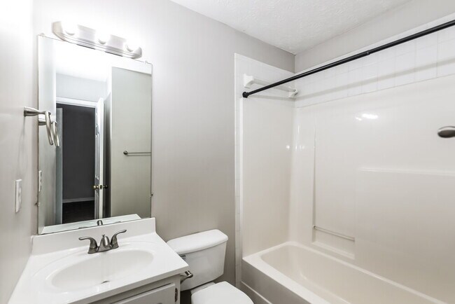Building Photo - 4211 Reeshemah St