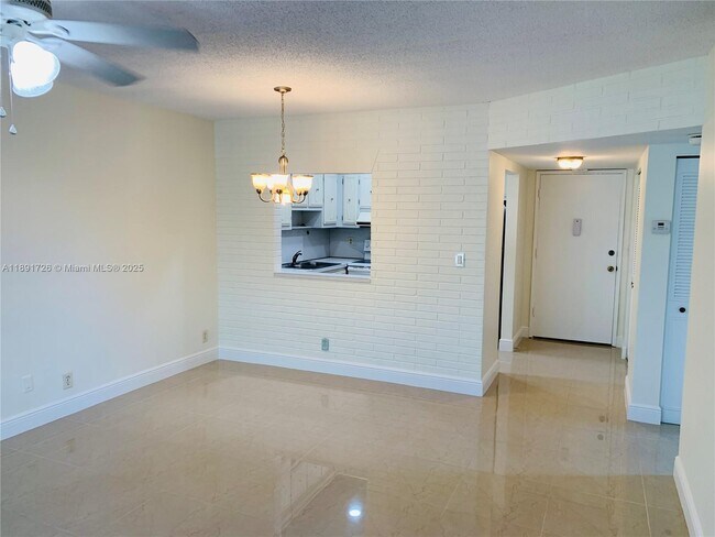 Building Photo - 251 S Cypress Rd