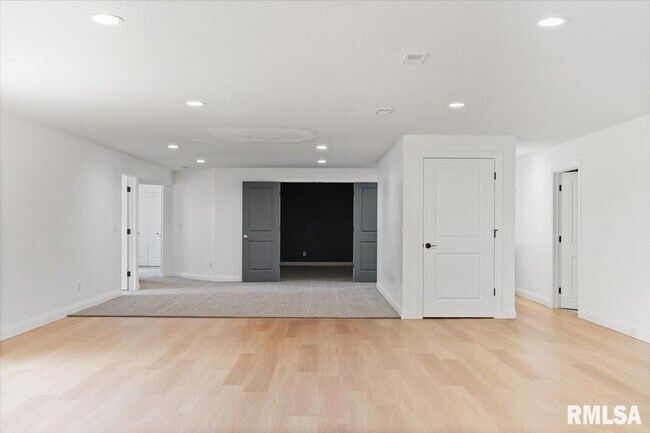 Building Photo - 6817 Timber Ct