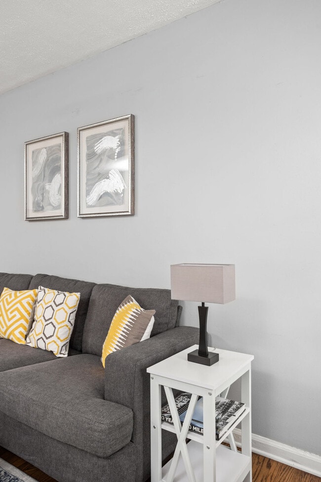 Building Photo - 2307 E 65th St