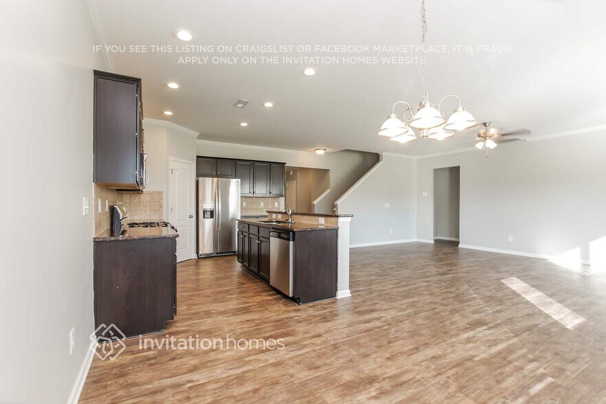 Building Photo - 12915 Longstraw Rd