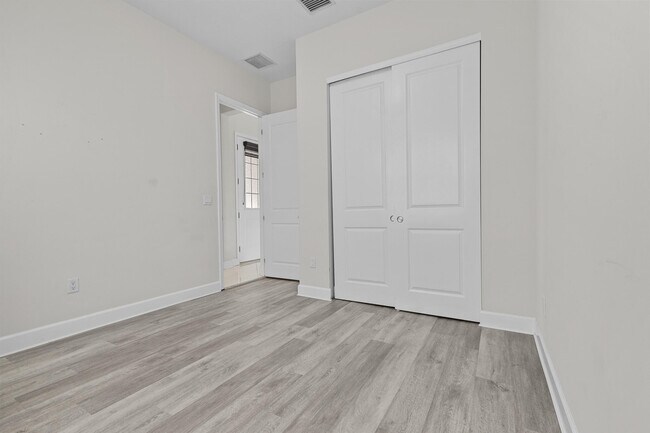 Building Photo - 5934 Buttonbush Dr