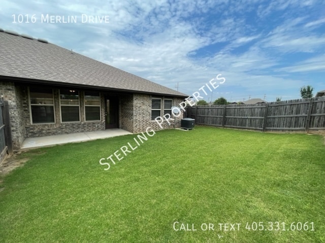 Building Photo - 1016 Merlin Dr