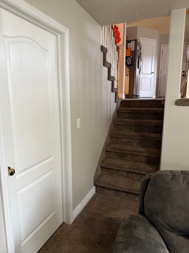 Building Photo - 462 W 660 S