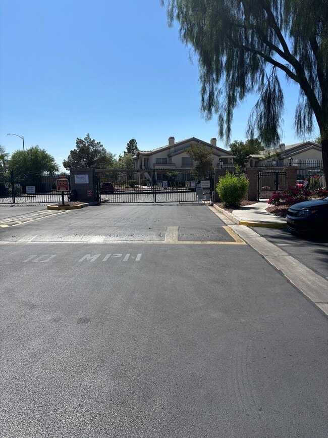 Building Photo - 5710 E Tropicana Ave