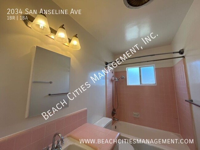 Building Photo - Spacious 1 Bedroom 1 Bath located in Long ...