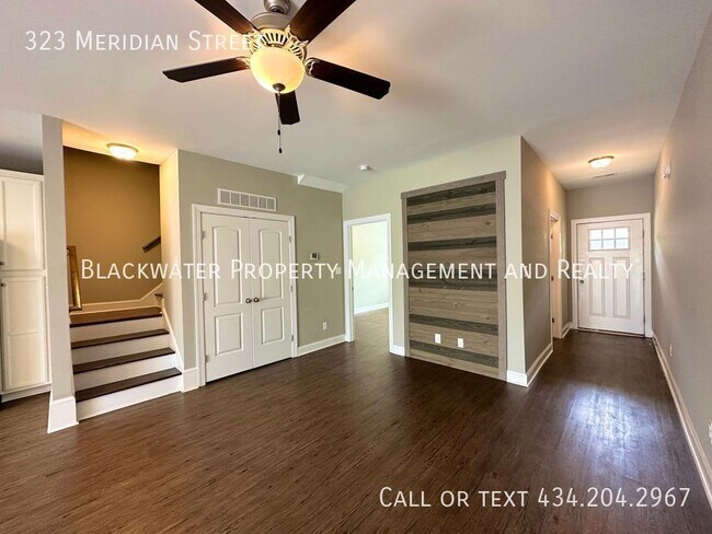 Building Photo - 3 Bedroom Townhouse in Cornerstone!