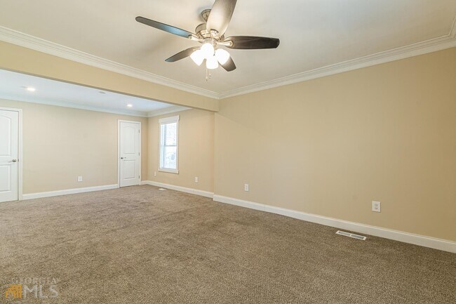 Building Photo - 1136 Wyland Dr SW