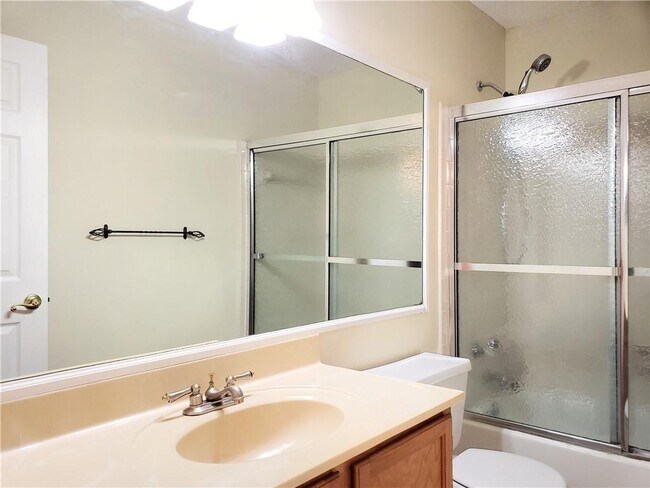 Building Photo - 913 Wentworth Ct