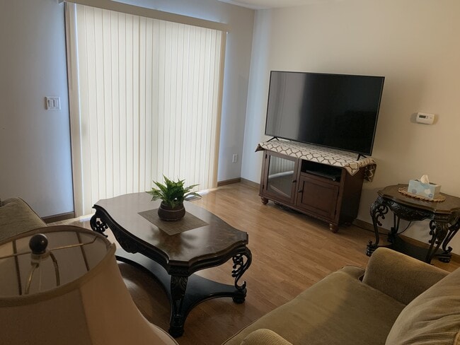 Building Photo - 1037 Ridge St