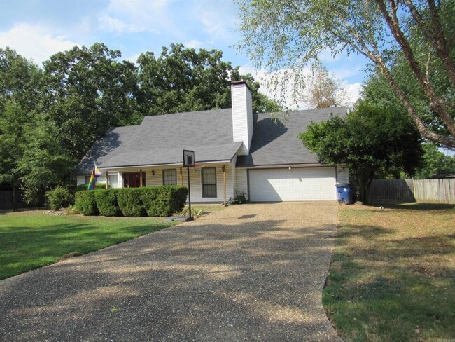 Building Photo - 32 Cinderwood Cove