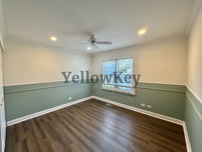 Building Photo - 728 Buffalo Cir