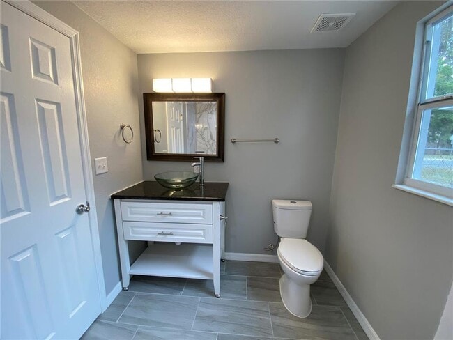 Building Photo - 38415 9th Ave