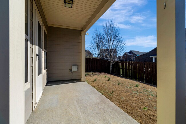 Building Photo - 1018 Hemlock Dr