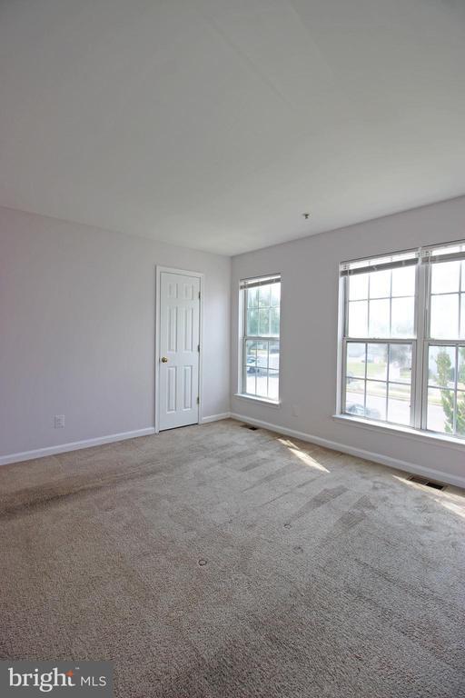 Building Photo - 622 Sprite Way