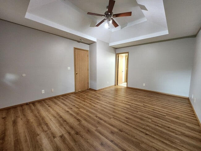 Building Photo - 3868 S Timbercreek Ave