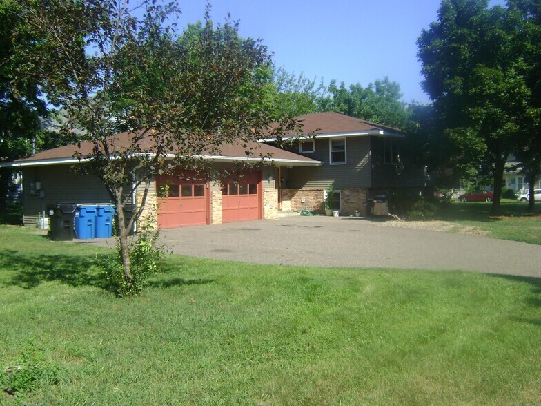 Partial Side - 2233 5th Ave, NE