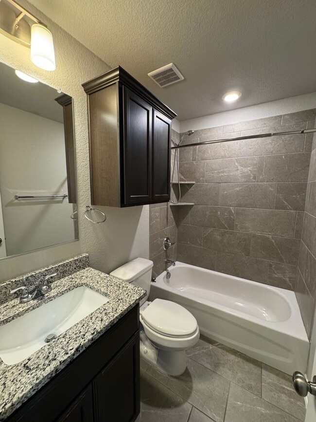 Building Photo - Beautiful Private Midway ISD Home