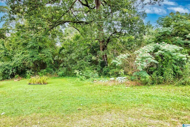 Building Photo - 628 Sharon Blvd