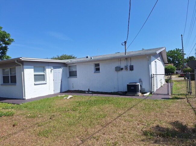 Building Photo - 5117 Beacon Hill Dr