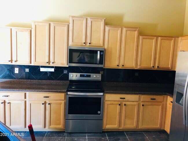 Building Photo - 10453 E Pine Valley Dr