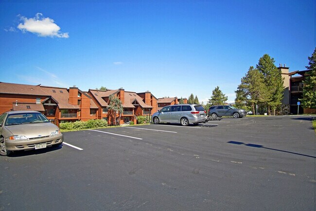 Building Photo - 2933 Mountaineer Cir