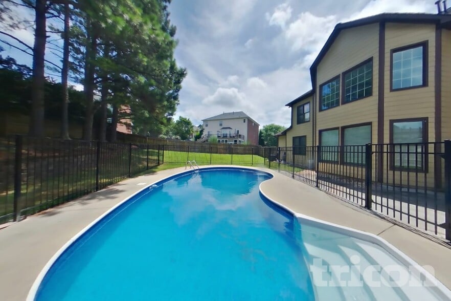 Building Photo - 129 Green Branch Dr