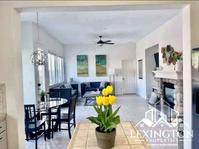 Building Photo - Stunning, 5BD/3BA Home, in West Sacramento with a Pool and BBQ!