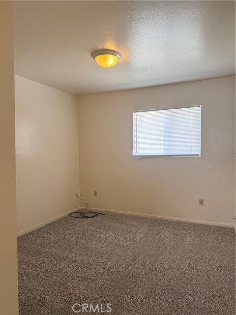 Building Photo - 885 E 7th Ave