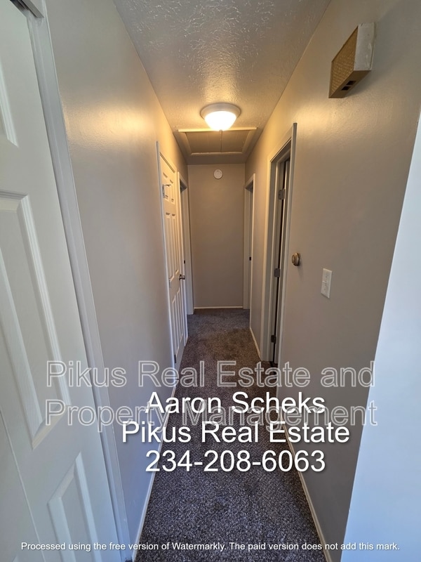 Building Photo - 3647 Albrecht Ave
