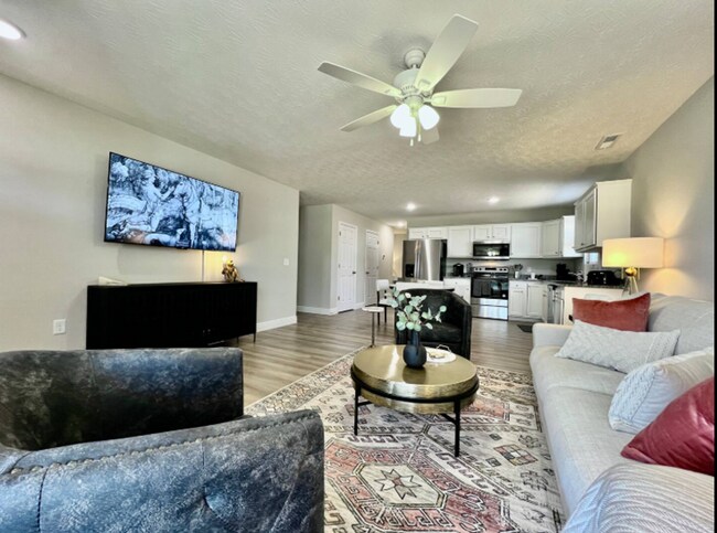 Building Photo - Brand New Equestrian getaway in Wilmington, Ohio