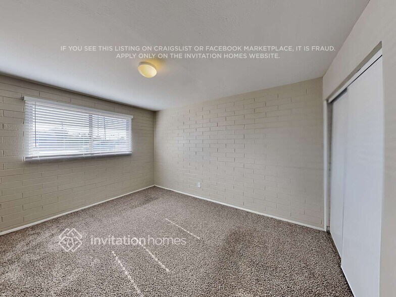 Building Photo - 5849 N 62nd Dr